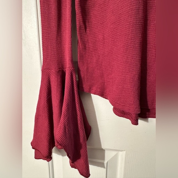 ANTHROPOLOGIE Postmark MED Cranberry V Neck Flutter Poet Ribbed Thermal Fairy - Picture 3 of 10